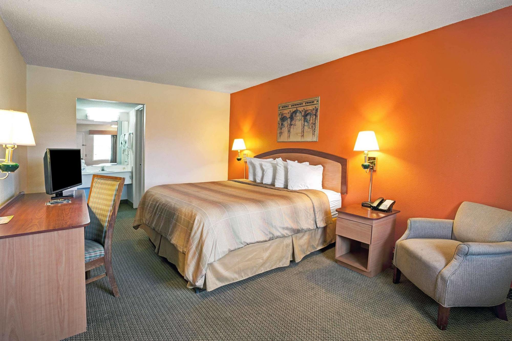Days Inn By Wyndham Jacksonville South Memorial Hospital Exterior photo